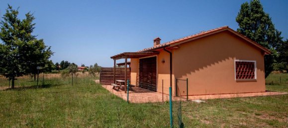 2 rooms House in Cecina, Italy No. 150521 8