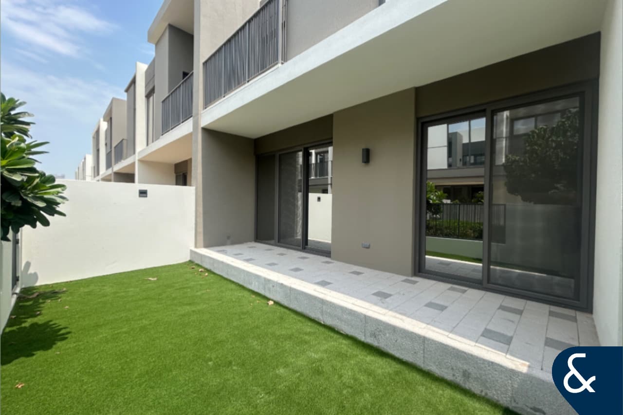 Вилла с 3 спальнями в Tilal Al Ghaf, ОАЭ № 109193