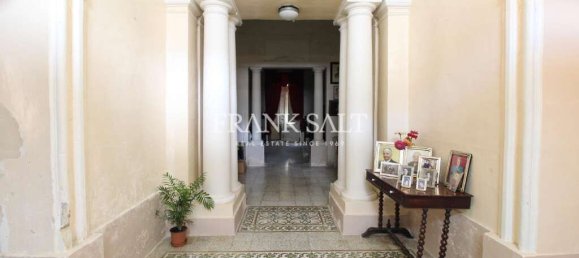 3 غرف نوم فندق في Luqa, Malta رقم 2442 7