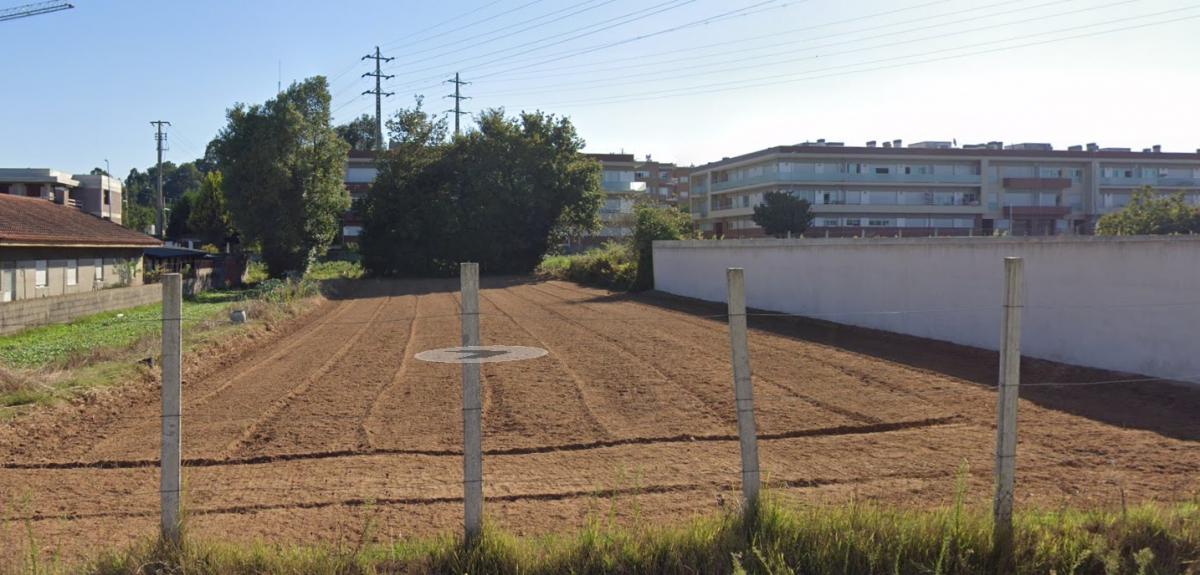 825m² Land in Santa Maria da Feira, Portugal No. 2290