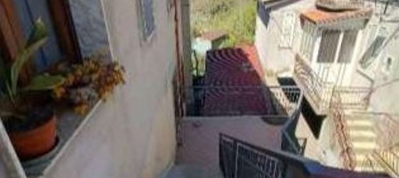 7 rooms Apartment in Cicala, Italy No. 196971 5