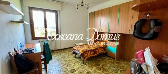 4 rooms Apartment in Siena, Italy No. 23327 2