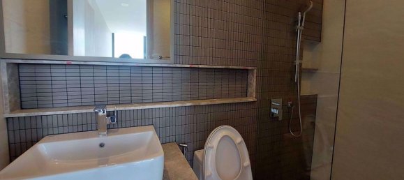 Apartamento com 2 quartos em condomínio em Pathum Wan, Thailand N.º 18979 13