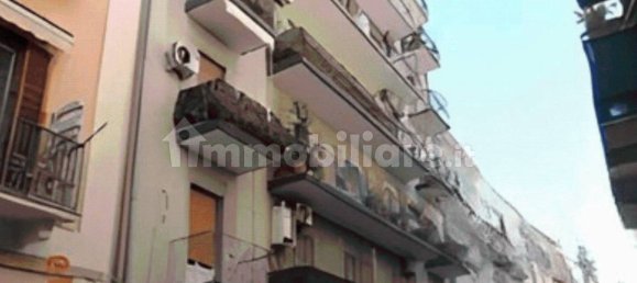 Apartamento de 3 dormitorios en Taranto, Italy No. 342379 2