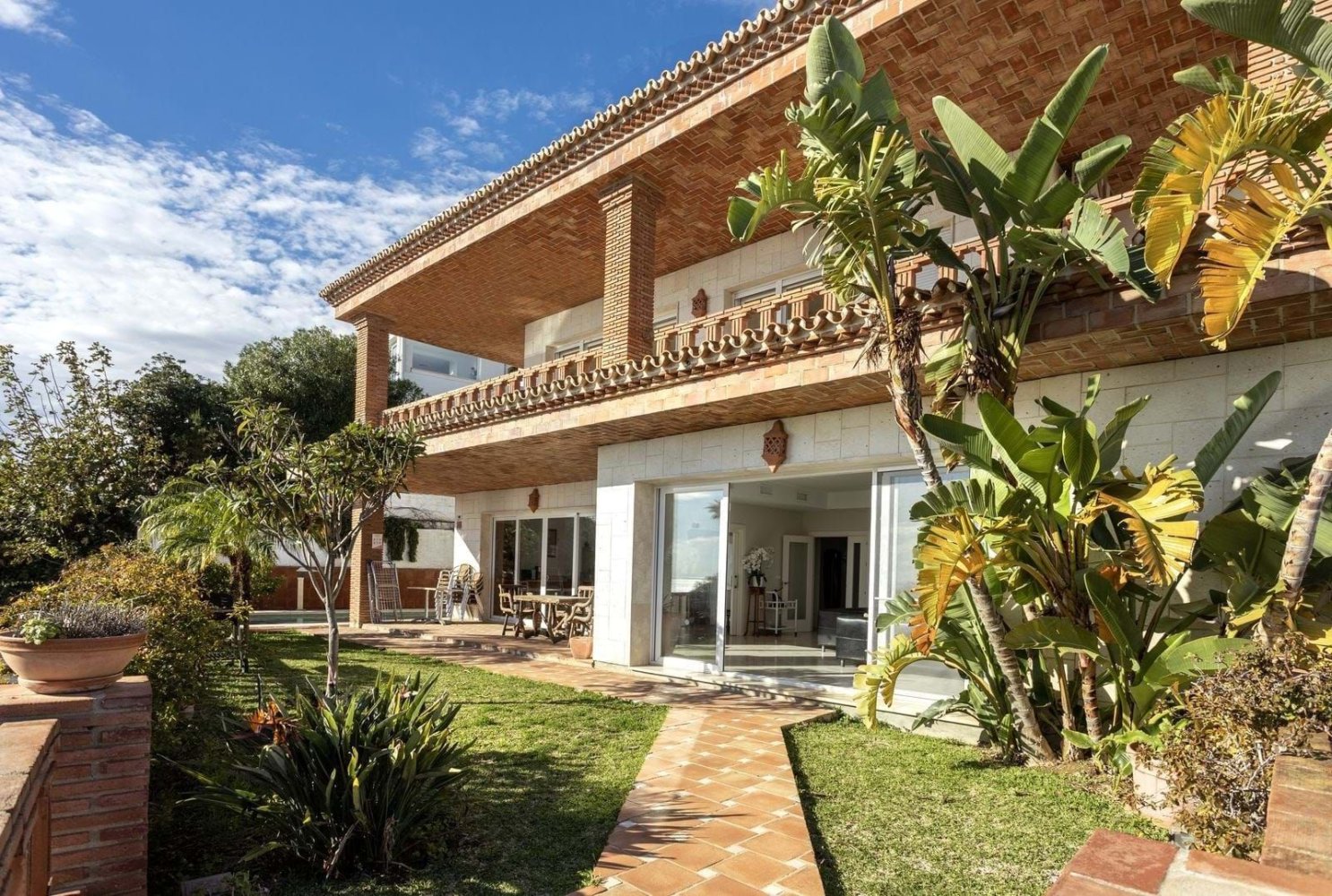 Вилла с 7 спальнями в Михас, Испания № 134824