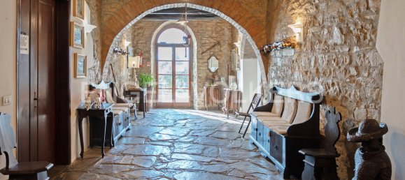 11 bedrooms Castles in Città di Castello, Italy No. 126307 10