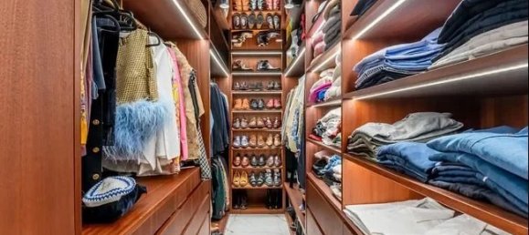 4 bedrooms Apartment in Paris, France No. 181659 25