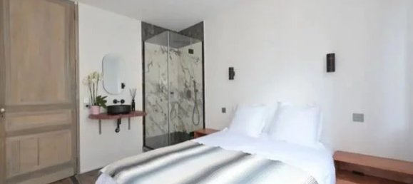 4 bedrooms Apartment in Paris, France No. 181659 18
