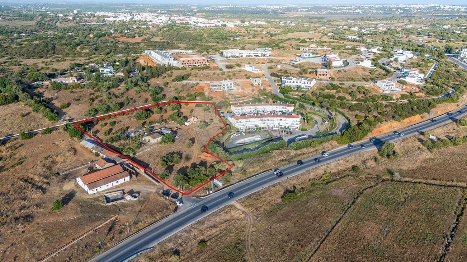  Land in Mexilhoeira Grande, Portugal No. 330659