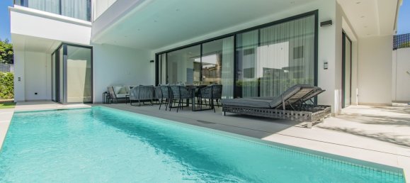 4 bedrooms Villa in Marbella, Spain No. 142525 5