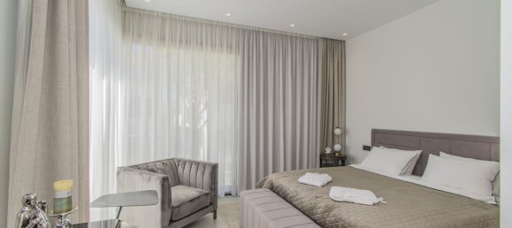 4 bedrooms Villa in Marbella, Spain No. 142525 9