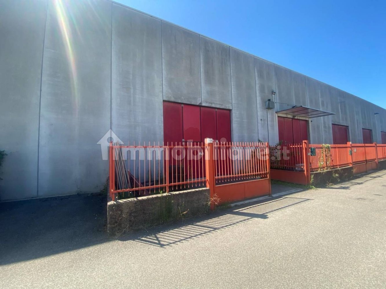  مستودع في Caronno Pertusella, Italy 152متر مربع رقم 261898