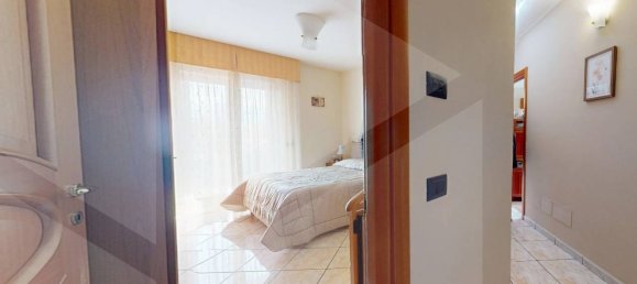 3 rooms Apartment in Casalnuovo di Napoli, Italy No. 20559 34