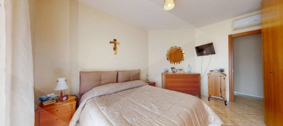 3 rooms Apartment in Casalnuovo di Napoli, Italy No. 20559 17