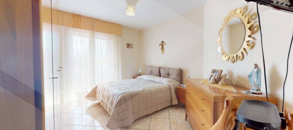 3 rooms Apartment in Casalnuovo di Napoli, Italy No. 20559 15