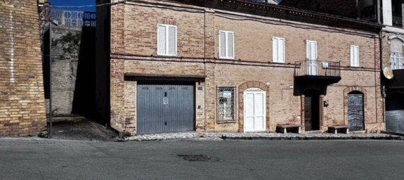 Дом с 6 комнатами в Монте Видон Коррадо, Италия № 200868 22