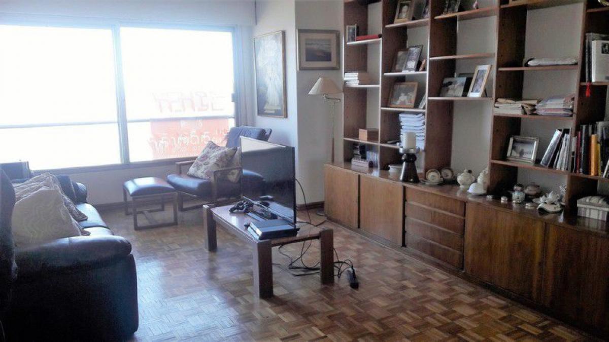 Квартира с 3 спальнями в Монтевидео, Уругвай № 3114