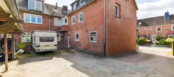 14 rooms Building in Kiel, Germany No. 359548 3