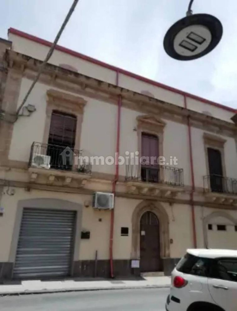 5 rooms Building in Francofonte, Italy No. 130320