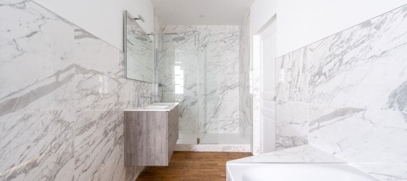 6 bedrooms House in Tours, France No. 259357 8