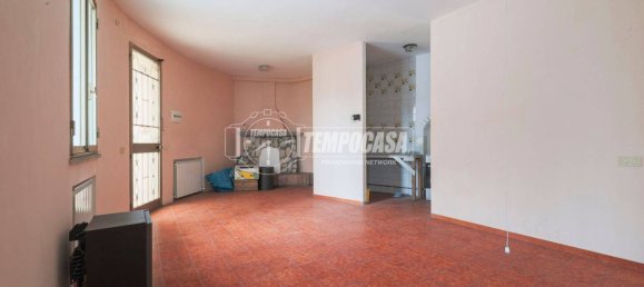 3 bedrooms House in Ravenna, Italy No. 273673 4