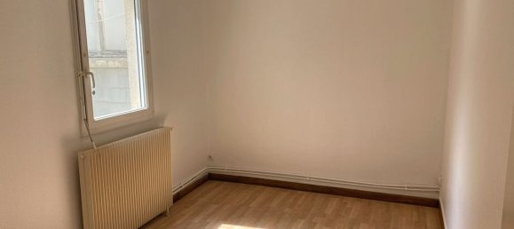 2 bedrooms Apartment in Bourges, France No. 82321 6