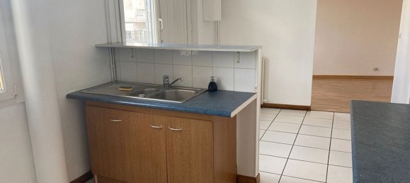 2 bedrooms Apartment in Bourges, France No. 82321 2