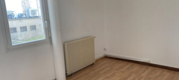 2 bedrooms Apartment in Bourges, France No. 82321 4