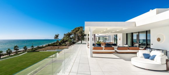 4 bedrooms Penthouse in Estepona, Spain No. 4680 10