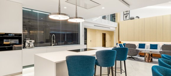 4 bedrooms Penthouse in Estepona, Spain No. 4680 2