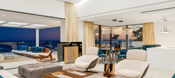 4 bedrooms Penthouse in Estepona, Spain No. 4680 19