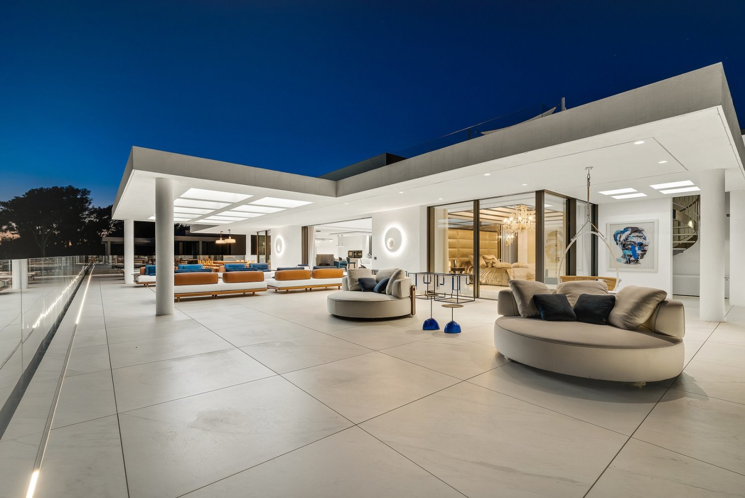 4 bedrooms Penthouse in Estepona, Spain No. 4680