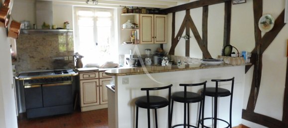 Дом с 5 спальнями в Шомон-сюр-Тарон, Франция № 77661 3