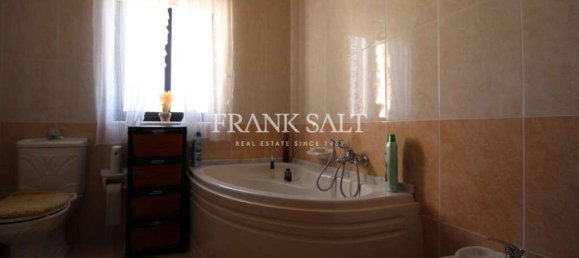 3 chambres Appartement à Saint Paul's Bay, Malta No. 2387 9