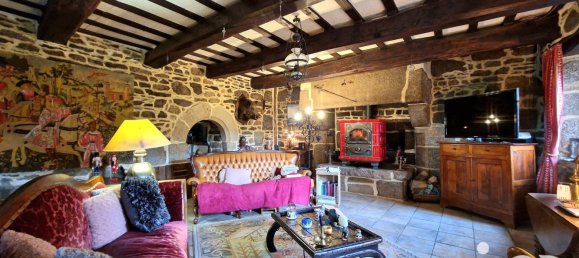 5 rooms Castles in Kergrist-Moelou, France No. 200999 2