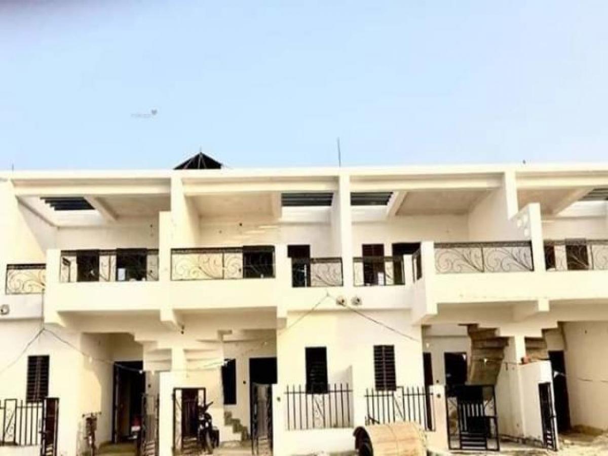 Дом с 3 спальнями в Лакхнау, Индия № 21268