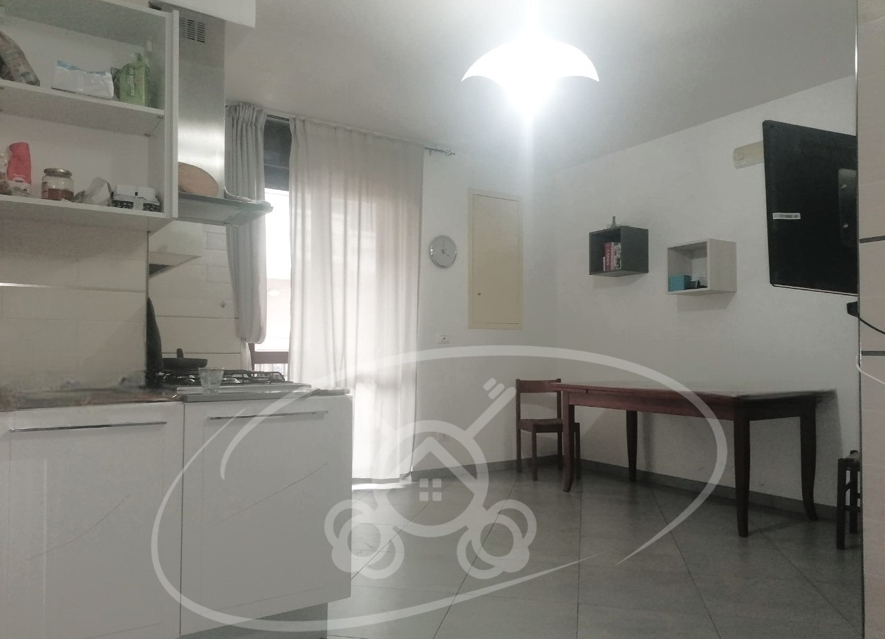 3 rooms Apartment in Foggia, Italy No. 16449