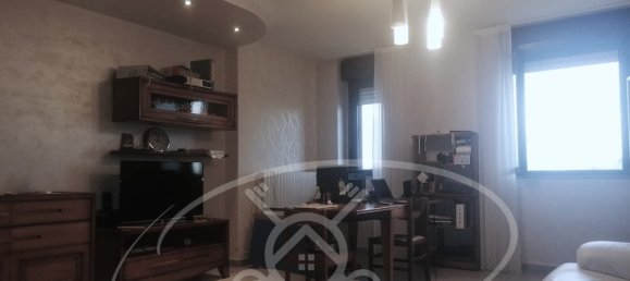 3 rooms Apartment in Foggia, Italy No. 16449 4