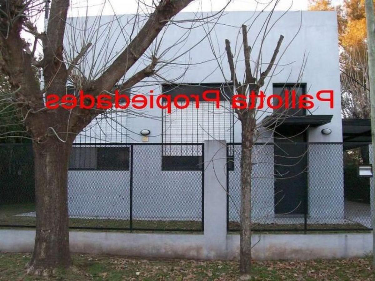 2 bedrooms House in Escobar, Argentina No. 11955