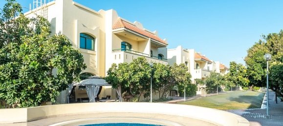 3 Schlafzimmer Villa in Umm Suqeim, UAE, Nr. 4594 13