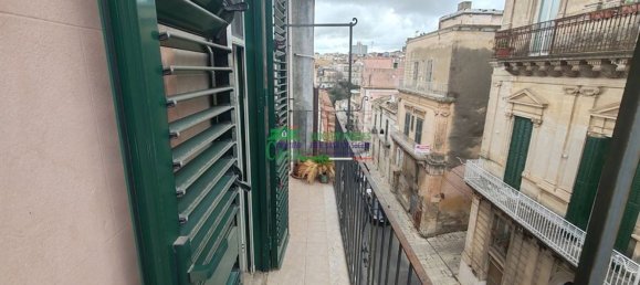 Дом с 10 комнатами в Рагуза, Италия № 138714 37