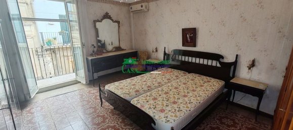 Дом с 10 комнатами в Рагуза, Италия № 138714 18