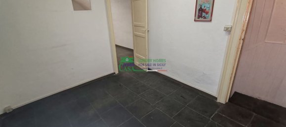 Дом с 10 комнатами в Рагуза, Италия № 138714 34