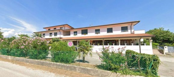 Здание 1270м² в Порденоне, Италия № 307575 2