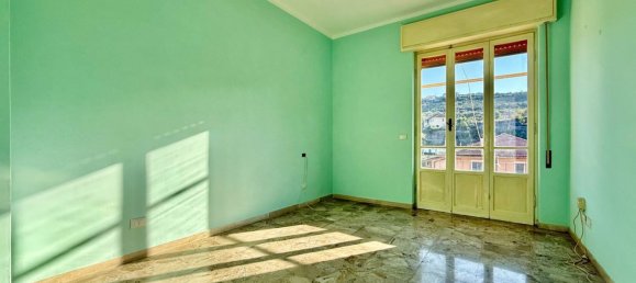 Apartamento de 4 dormitorios en Imperia, Italy No. 363735 9