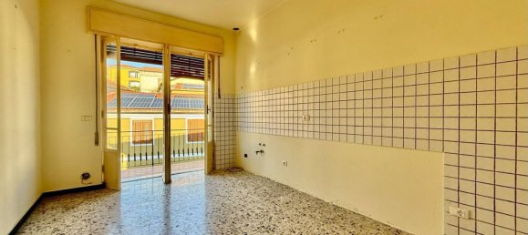 Apartamento de 4 dormitorios en Imperia, Italy No. 363735 5