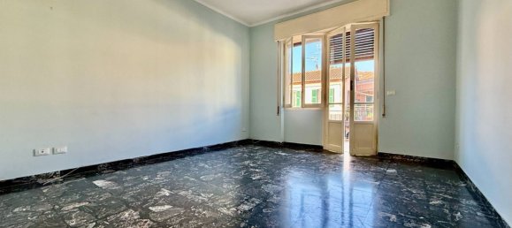 Apartamento de 4 dormitorios en Imperia, Italy No. 363735 6