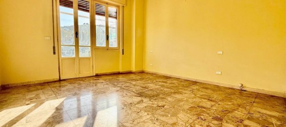 Apartamento de 4 dormitorios en Imperia, Italy No. 363735 2
