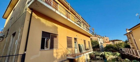 Apartamento de 4 dormitorios en Imperia, Italy No. 363735 25