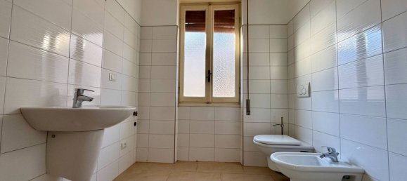 Apartamento de 4 dormitorios en Imperia, Italy No. 363735 13